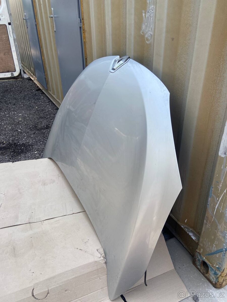 Renault Megane 3., Kapota - 2