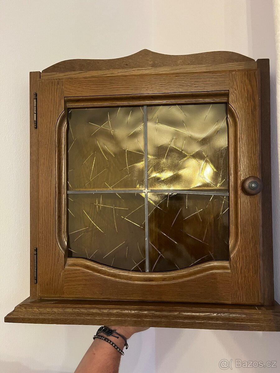 Rohová rustikální skřínka - 2