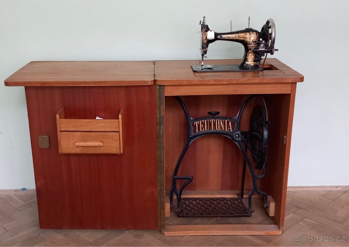 Šlapací šicí stroj kolekce Singer Teutonia - 2