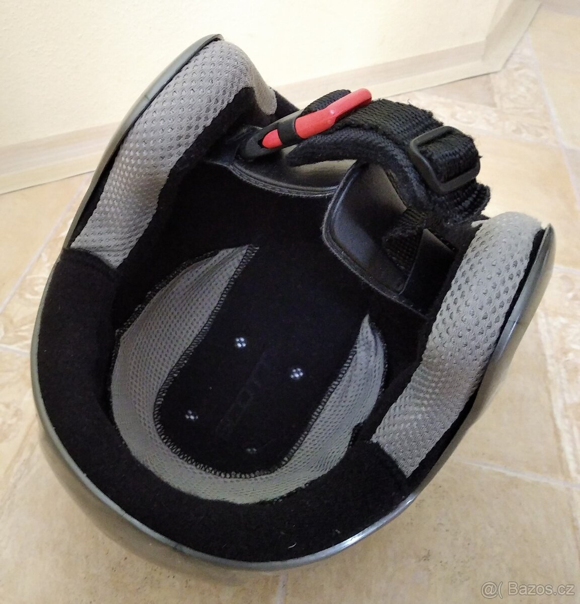 Helma na lyžování - 2