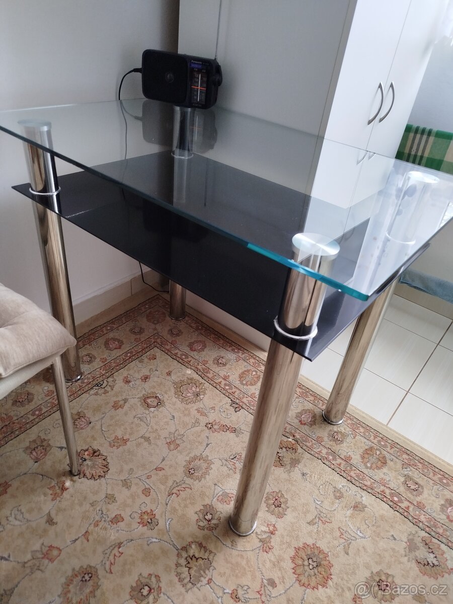 Kuchynský stůl sklenený - 2