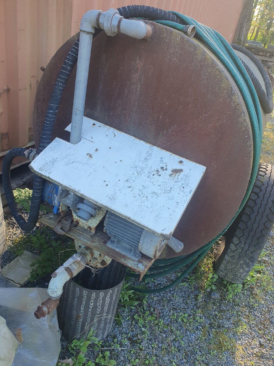 Cisterna 1800 litrů na vodu - 2