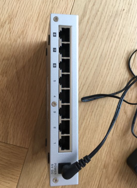 Switch Zyxel ES-108A 8 portů 100Mbit - 2