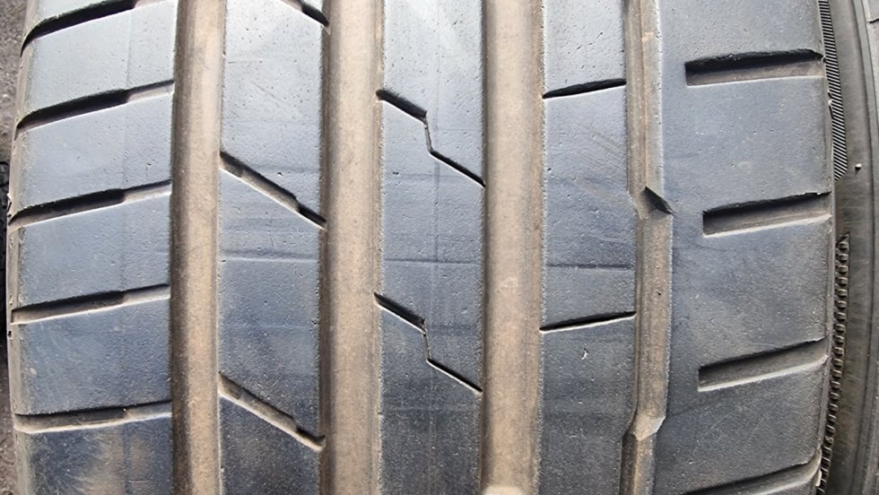 Letní pneu 225/45/18 Hankook - 2