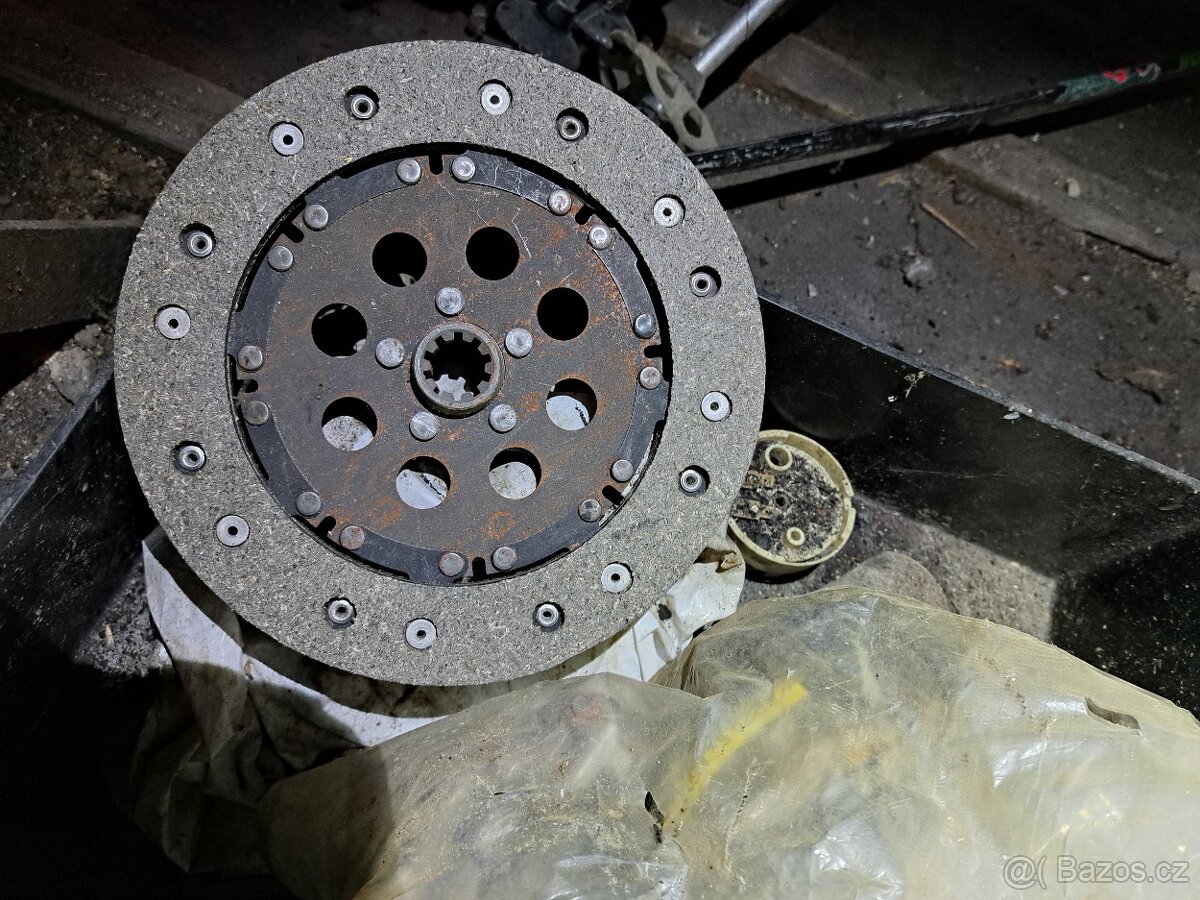 Rozvody a lamela spojky pro Š105/120 - 2