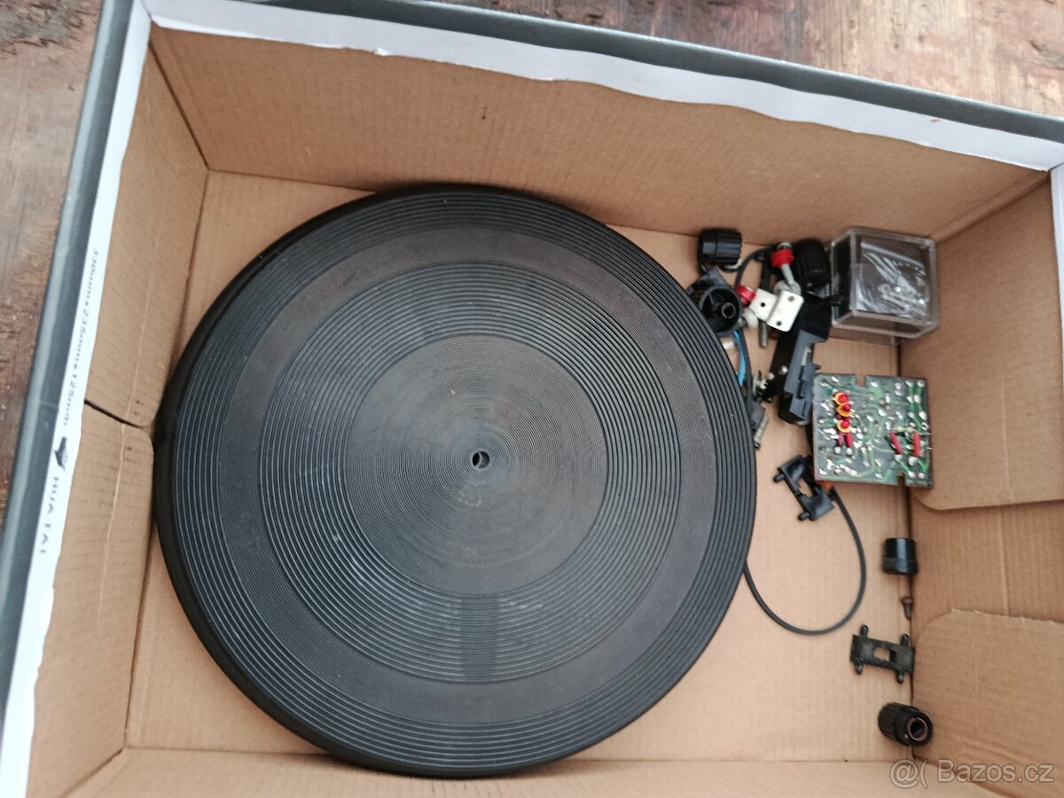 Radio Tesla moderato 1037A - 2