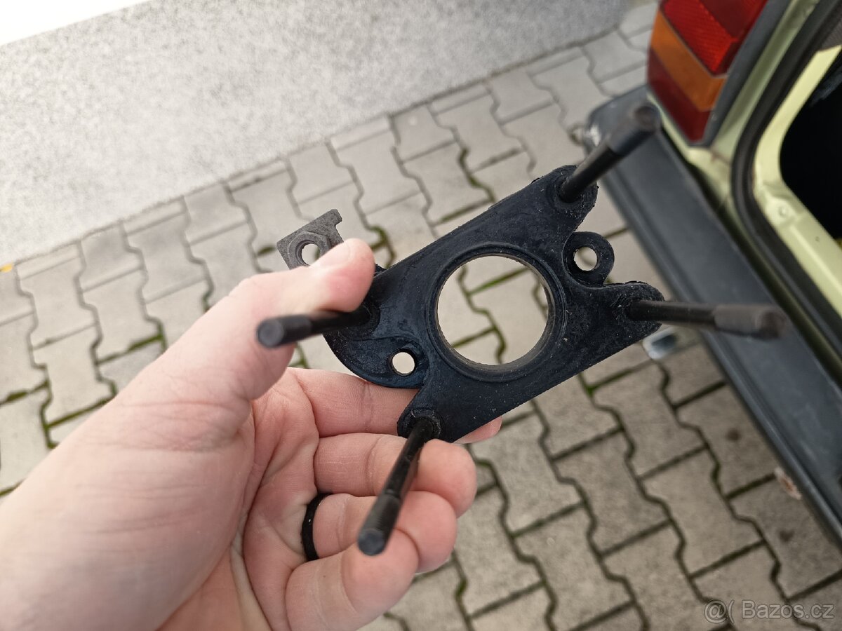 VW příruba karburátoru - 2