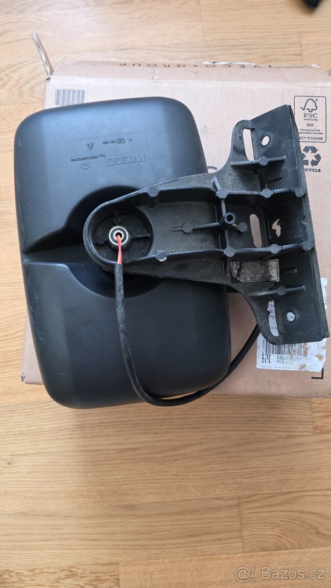 Nabízím použité právé horní zrcátko pro nákladní vozy Iveco - 2