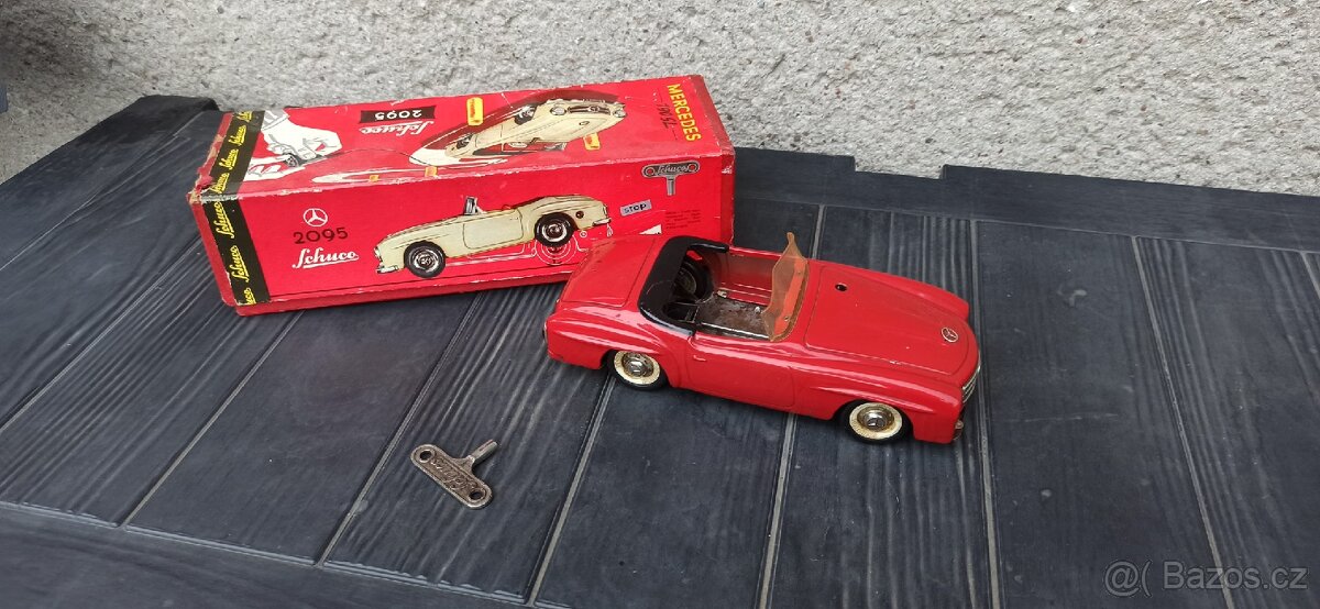 Schuco Mercedes Benz na klíček - 2