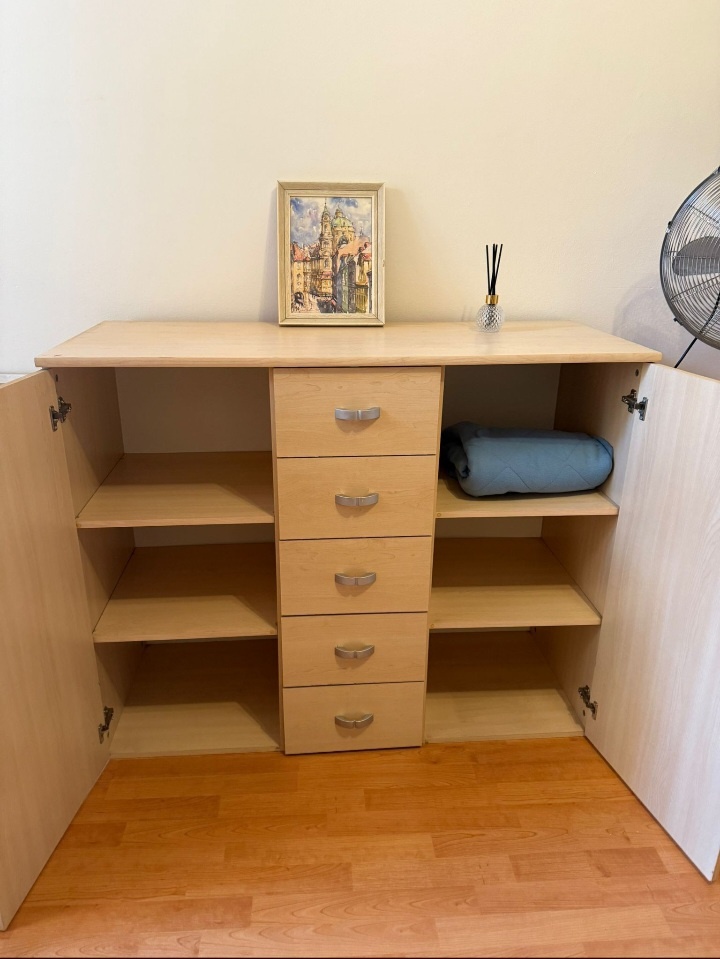 Komoda - 2