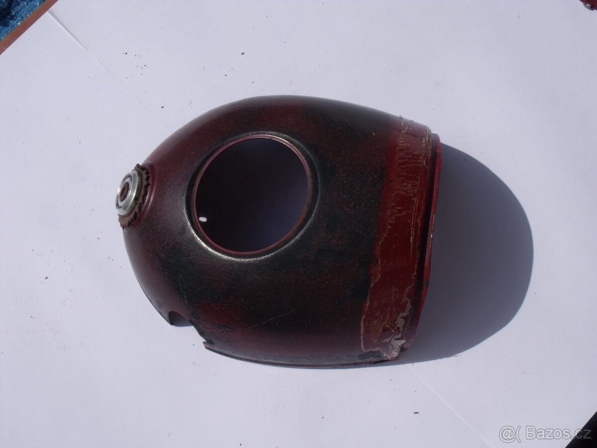 MASKA SVĚTLA HORNÍ JAWA-ČZ - 2