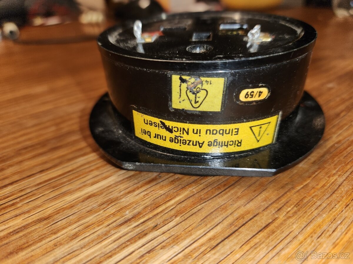 starý německý přístroj, měřák - 2