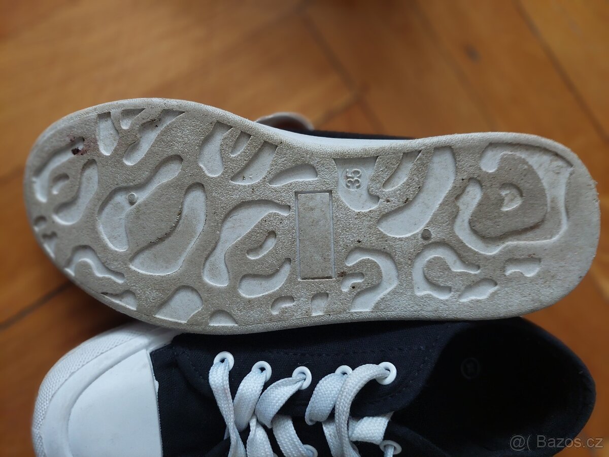 Dívčí tenisky Pusheen, vel. 34 (35) - 2