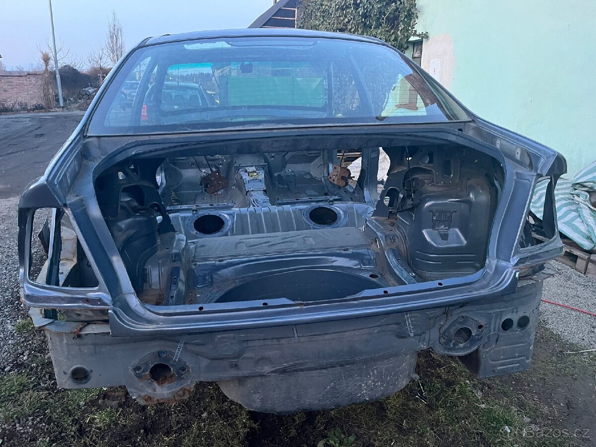 BMW E46 holá kastle - 2