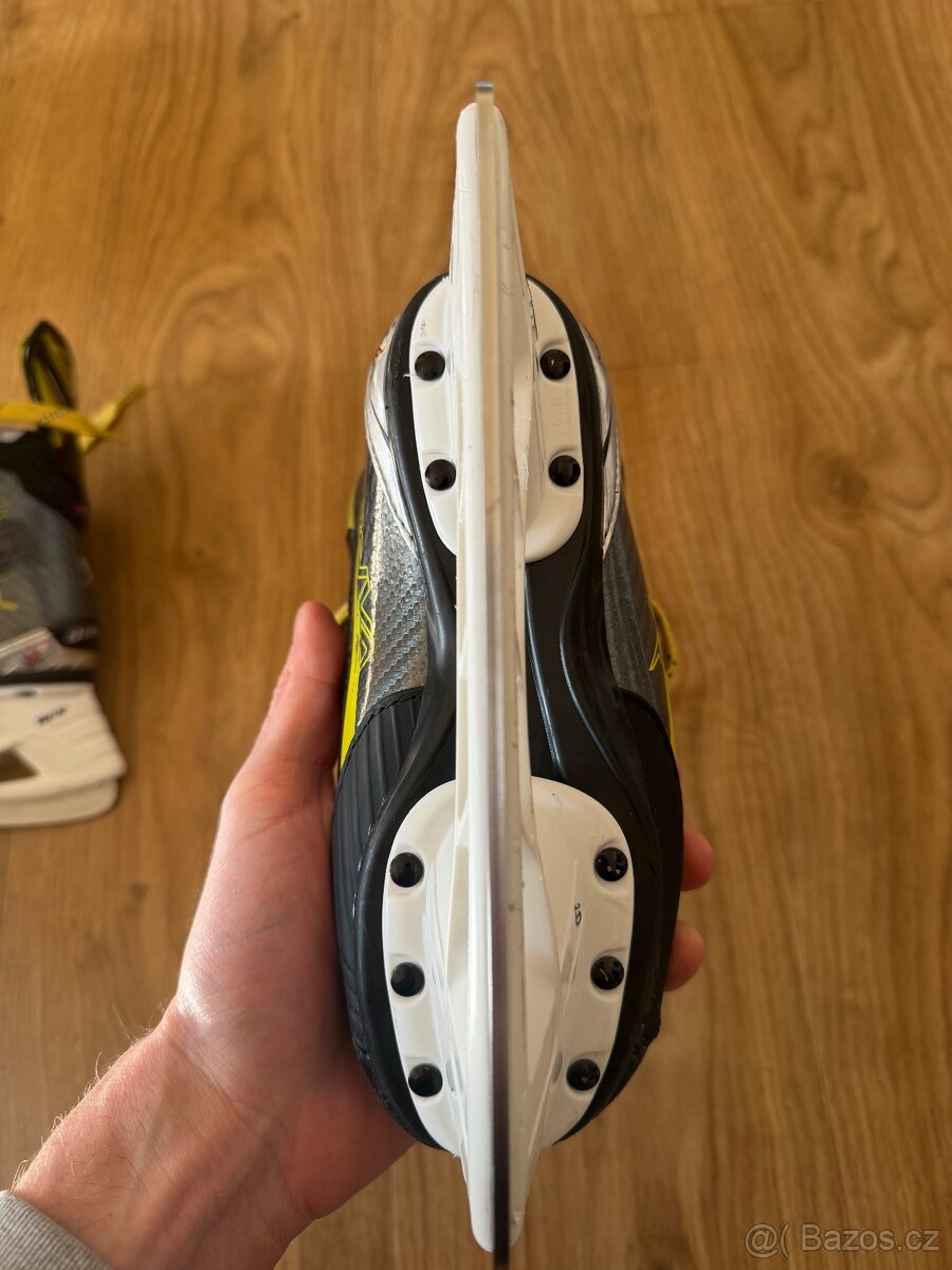 Prodám brusle Brusle Bauer Vapor X4 Yth 13.0 - 2