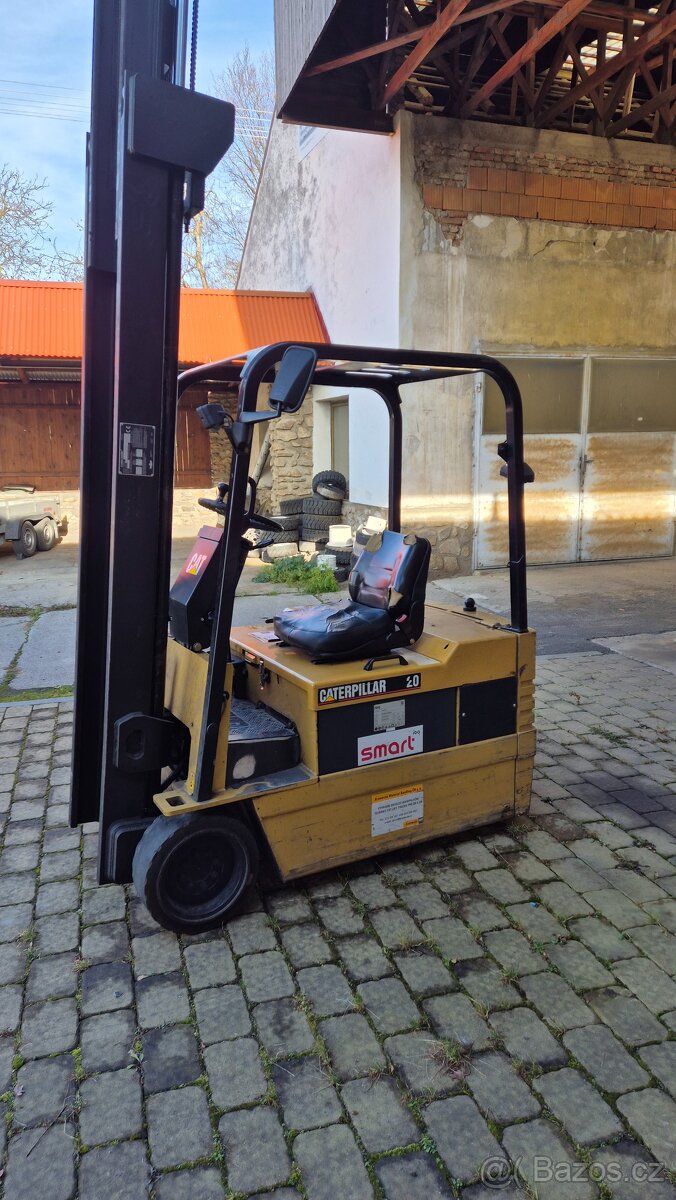 Elektrický Vysokozdvižný vozik s bočním posuvem - 2