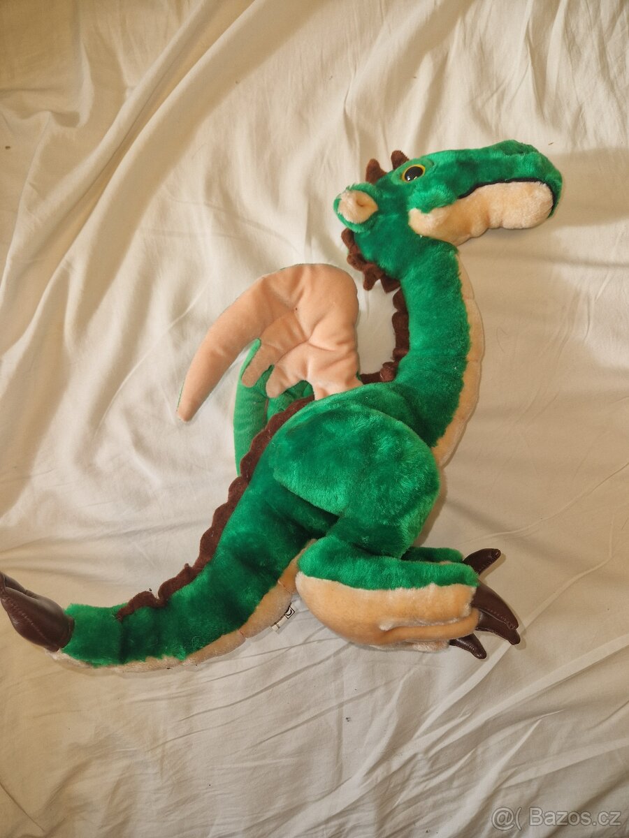 Nový plyšák drak - 2