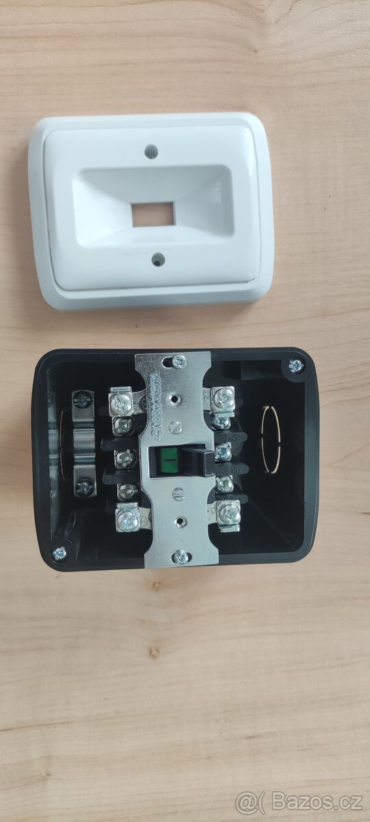 Trojpólový sporákový spínač - 2