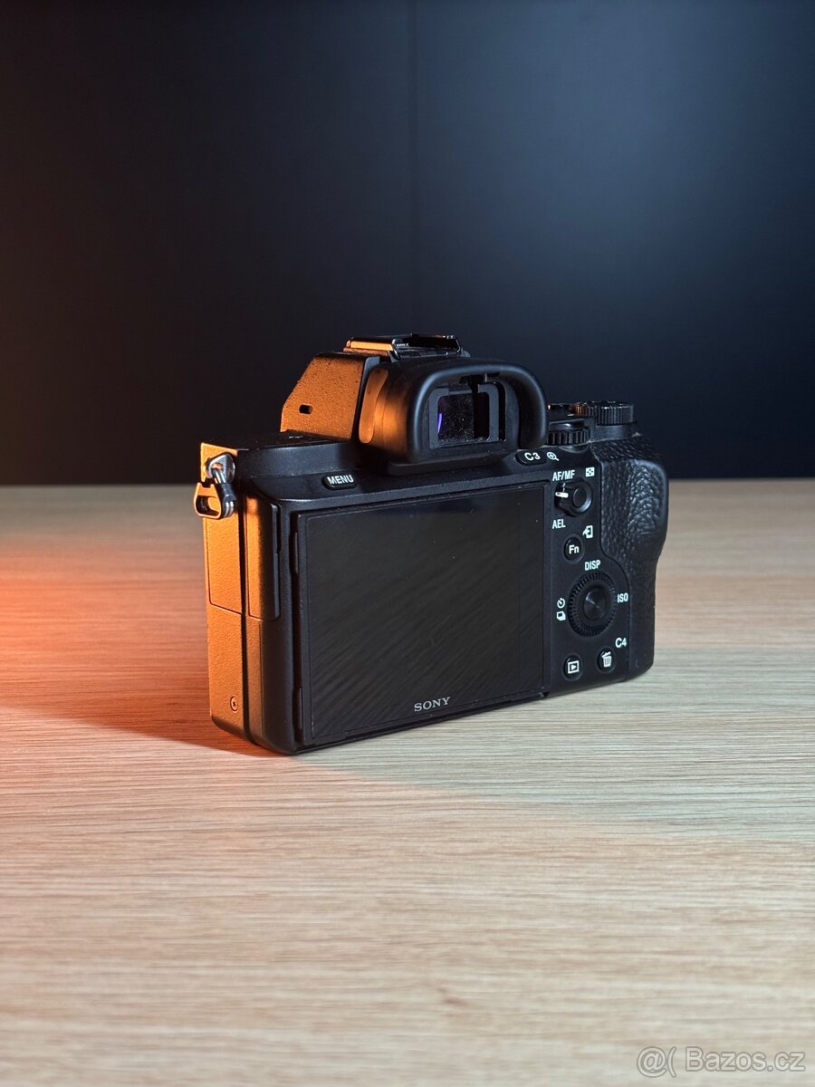Sony A7 II set - 2 objektivy, mikrofony, filtry sd karta - 2