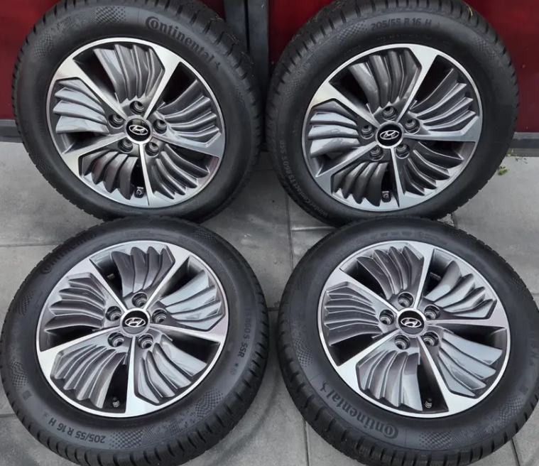 16" -ZIMNÍ OBUTÁ KOLA 5x114.3 HYUNDAI LONIG+ČIDLA - 2