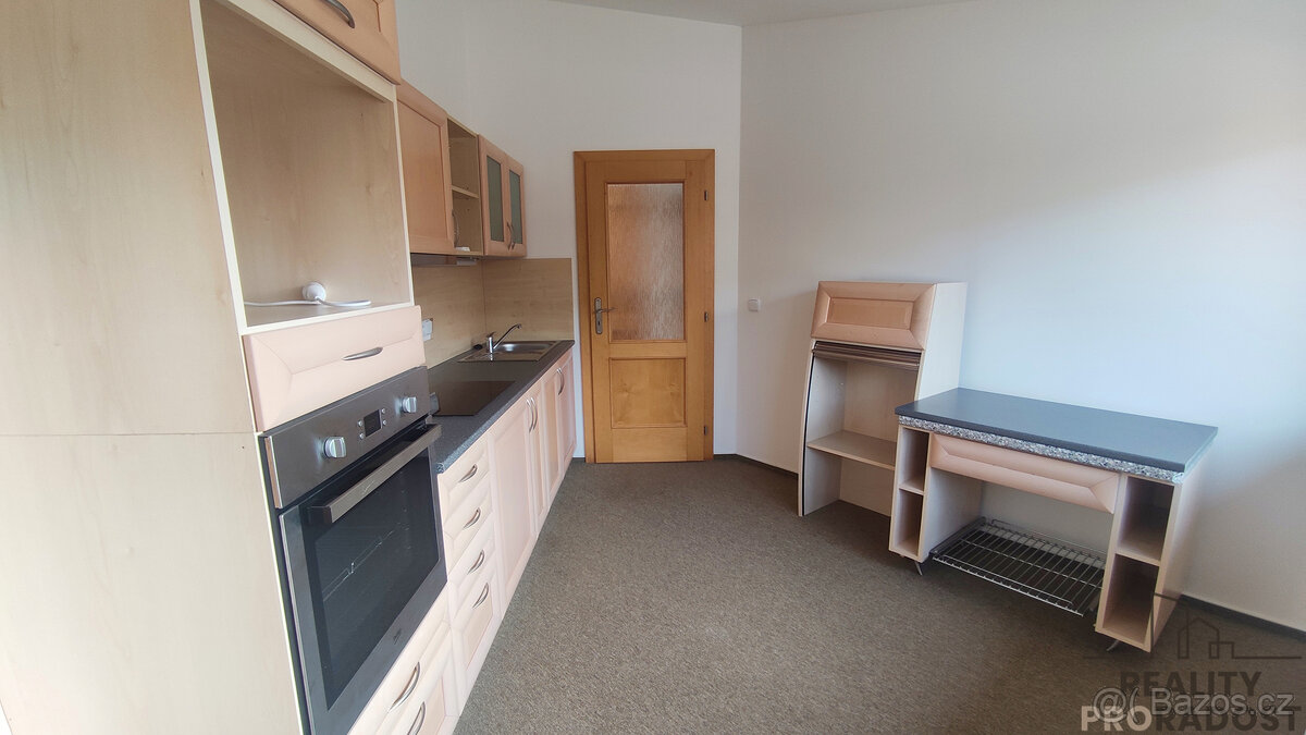 Pronájem bytu 3+1 Pod Hradbami, Velké Meziříčí - 2