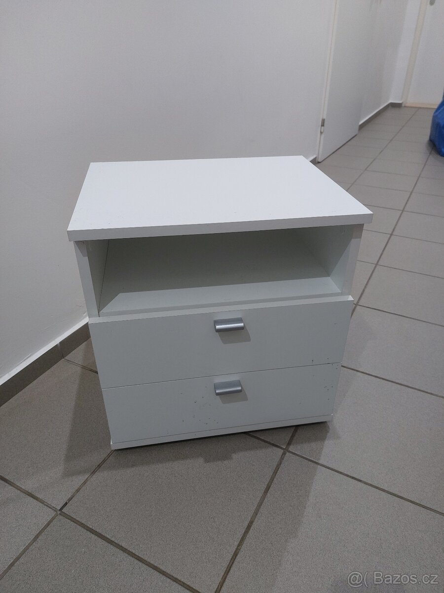 Noční stolek - 2