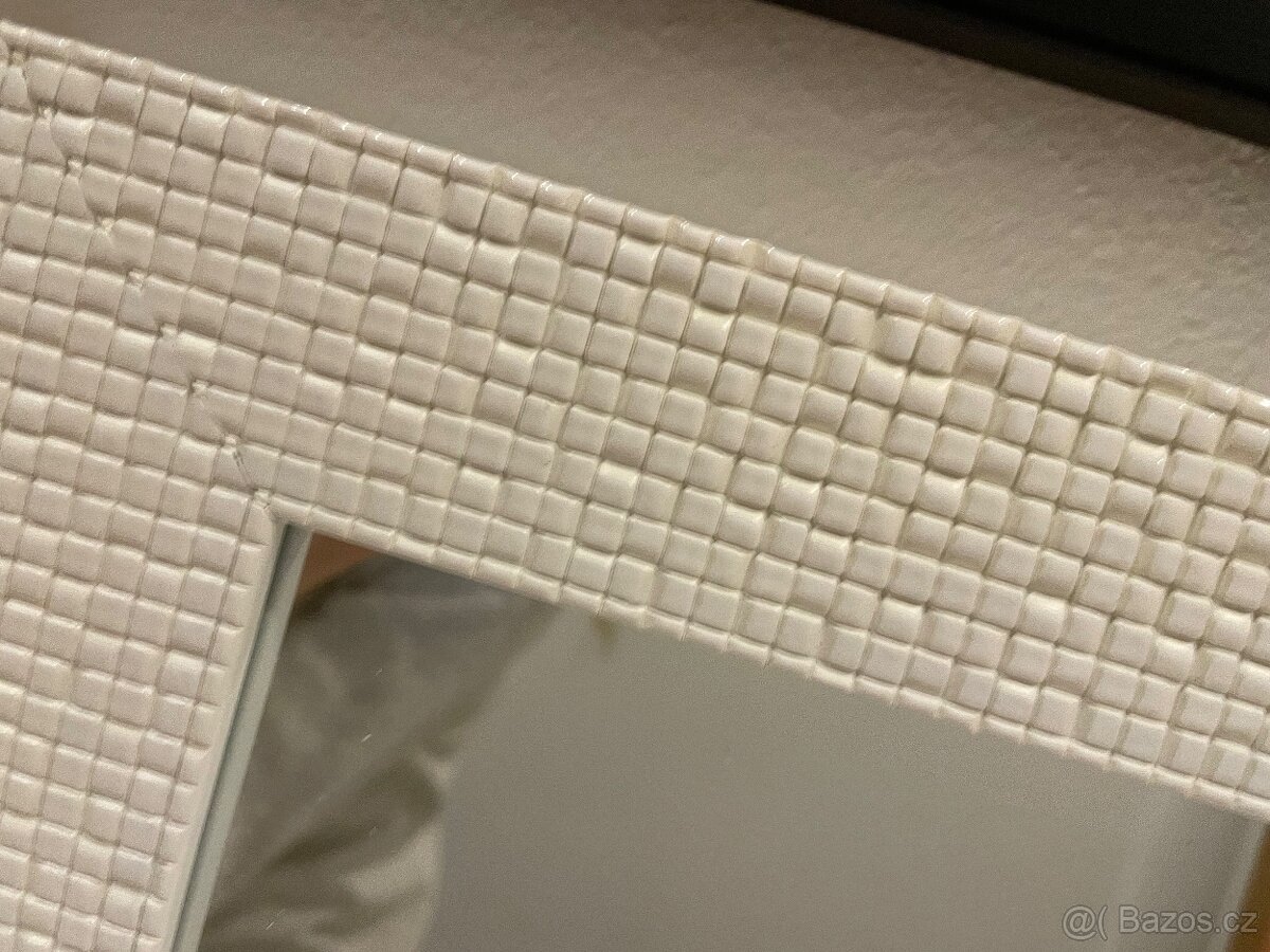 Nastenne zrcadlo - 2