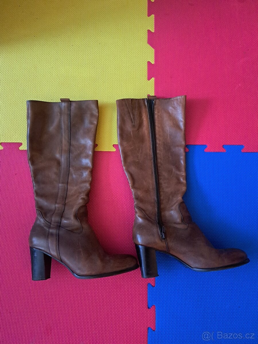 Dámské hnědé kozačky velikost 41 - 2