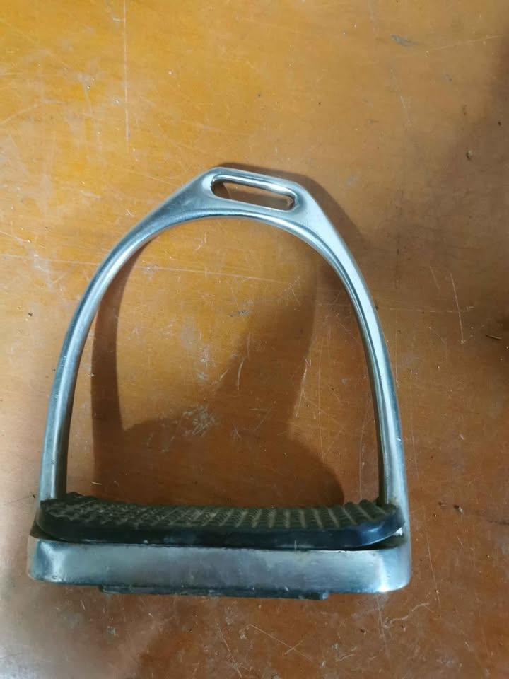 jezdecké třmeny - 2