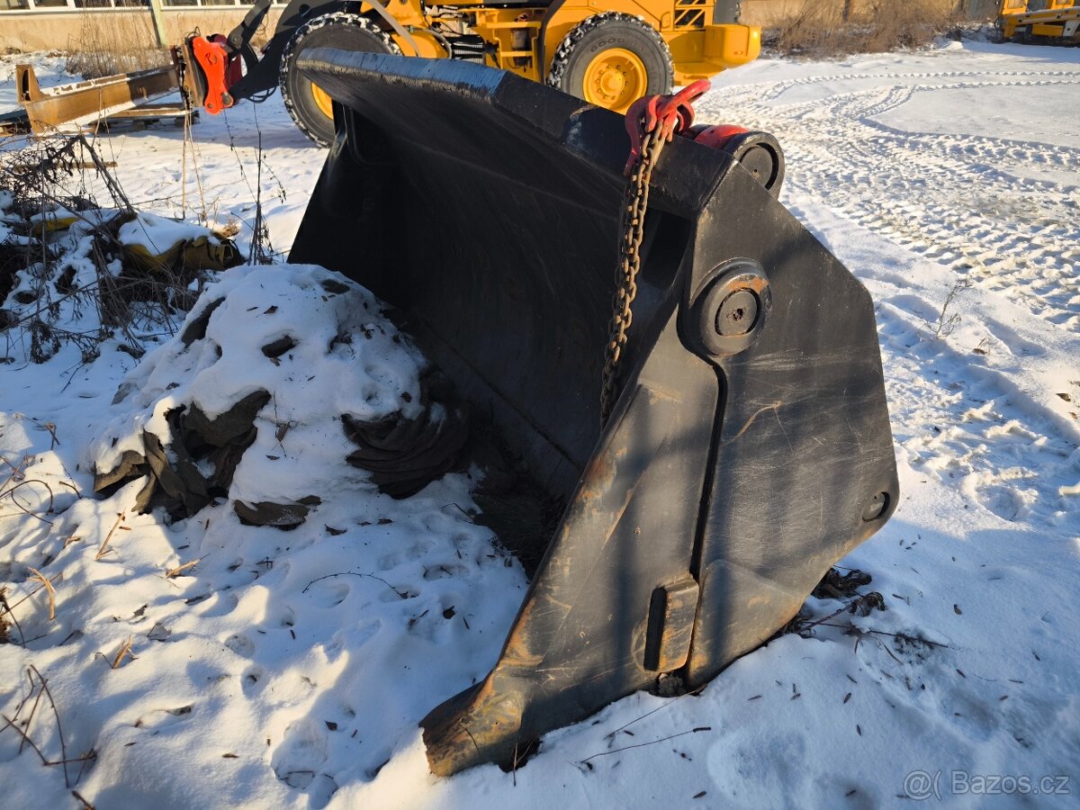 Volvo čelni lzice 3v1 - 2