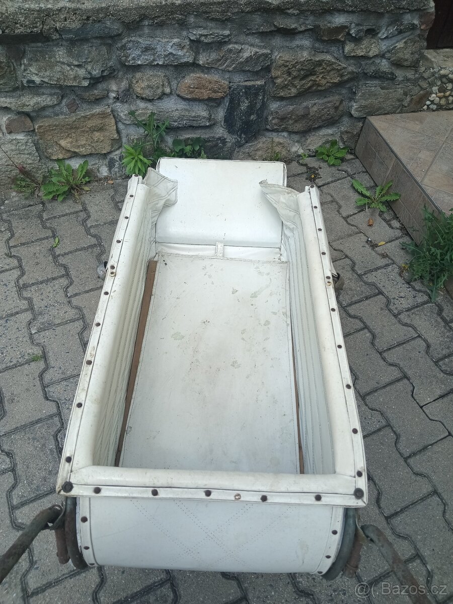 Starý kočárek LIBERTA - 2