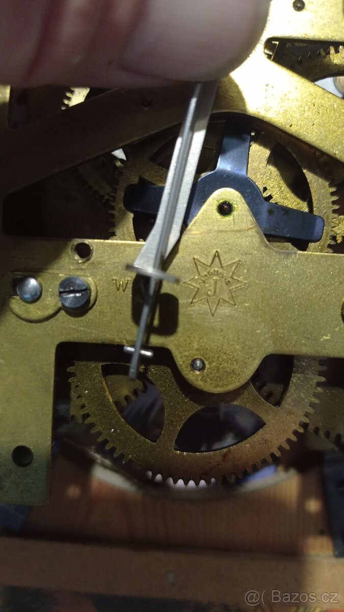 Staré nástěnné hodiny - 2