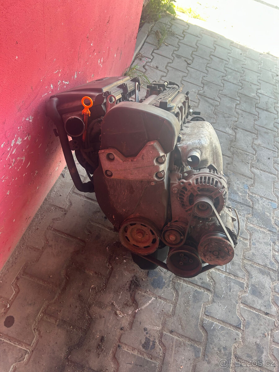 Motor 1,4 16V 55KW AHW WV Polo kompletní prodám - 2