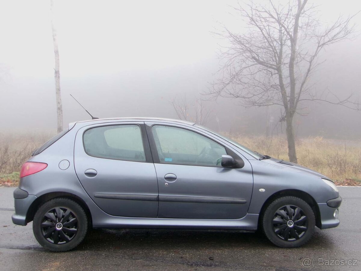 Peugeot 206 1.4i 82000km - 2