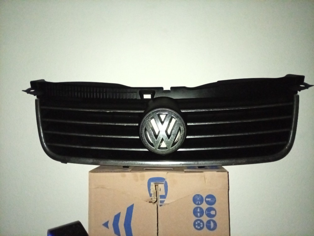 Přední maska VW Passat - 2