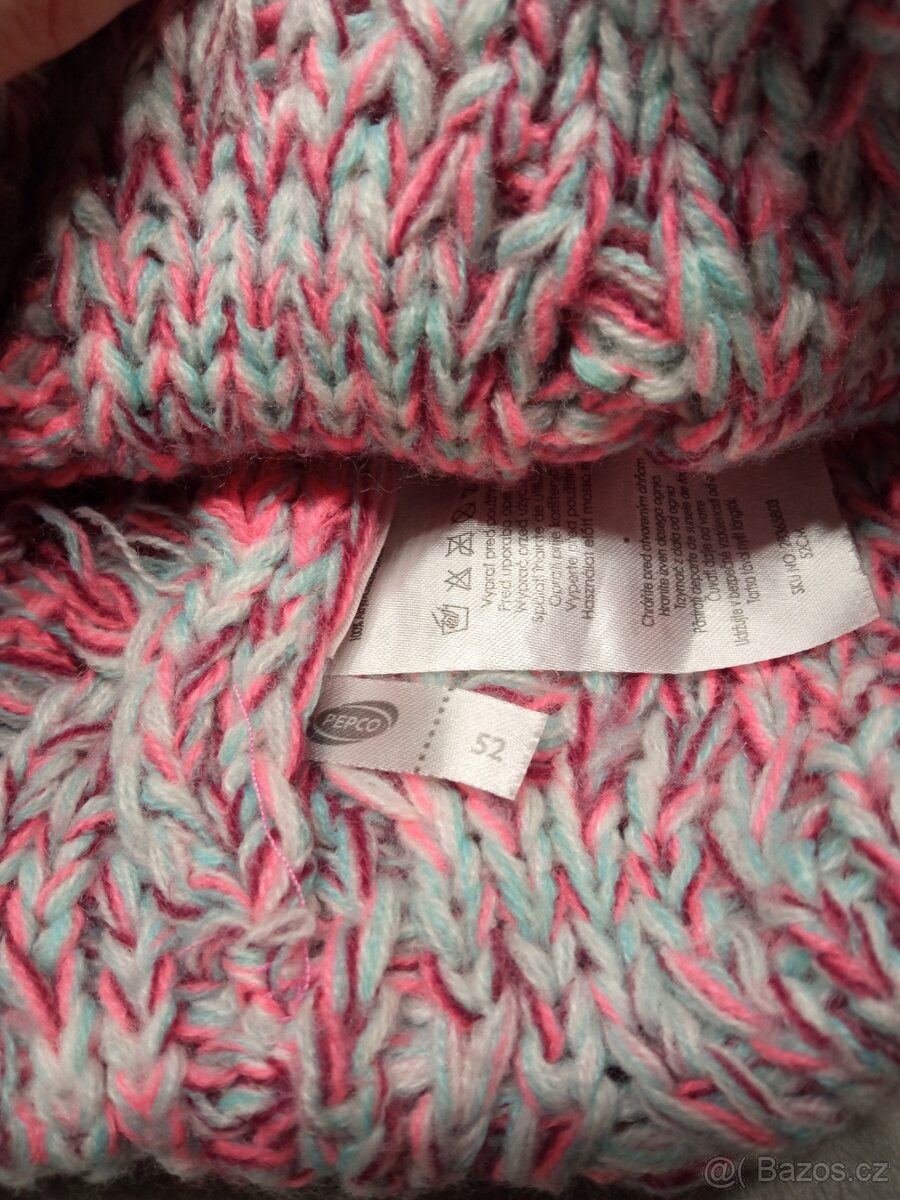 Pletená zimní čepice s bambulí vel. 52 - 2