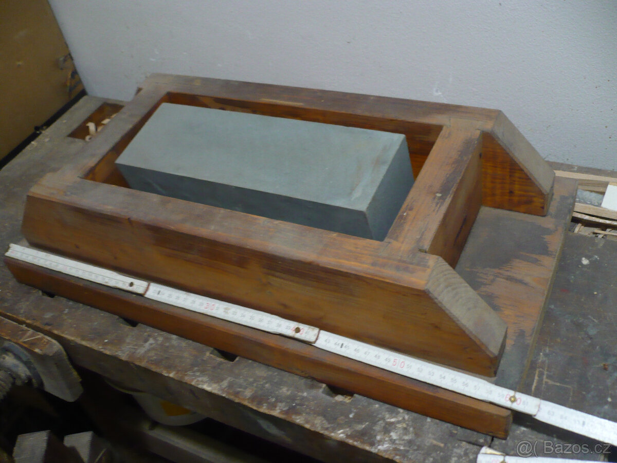 Prodám ,,kolébku,, na brusný kámen včetně kamene. - 2