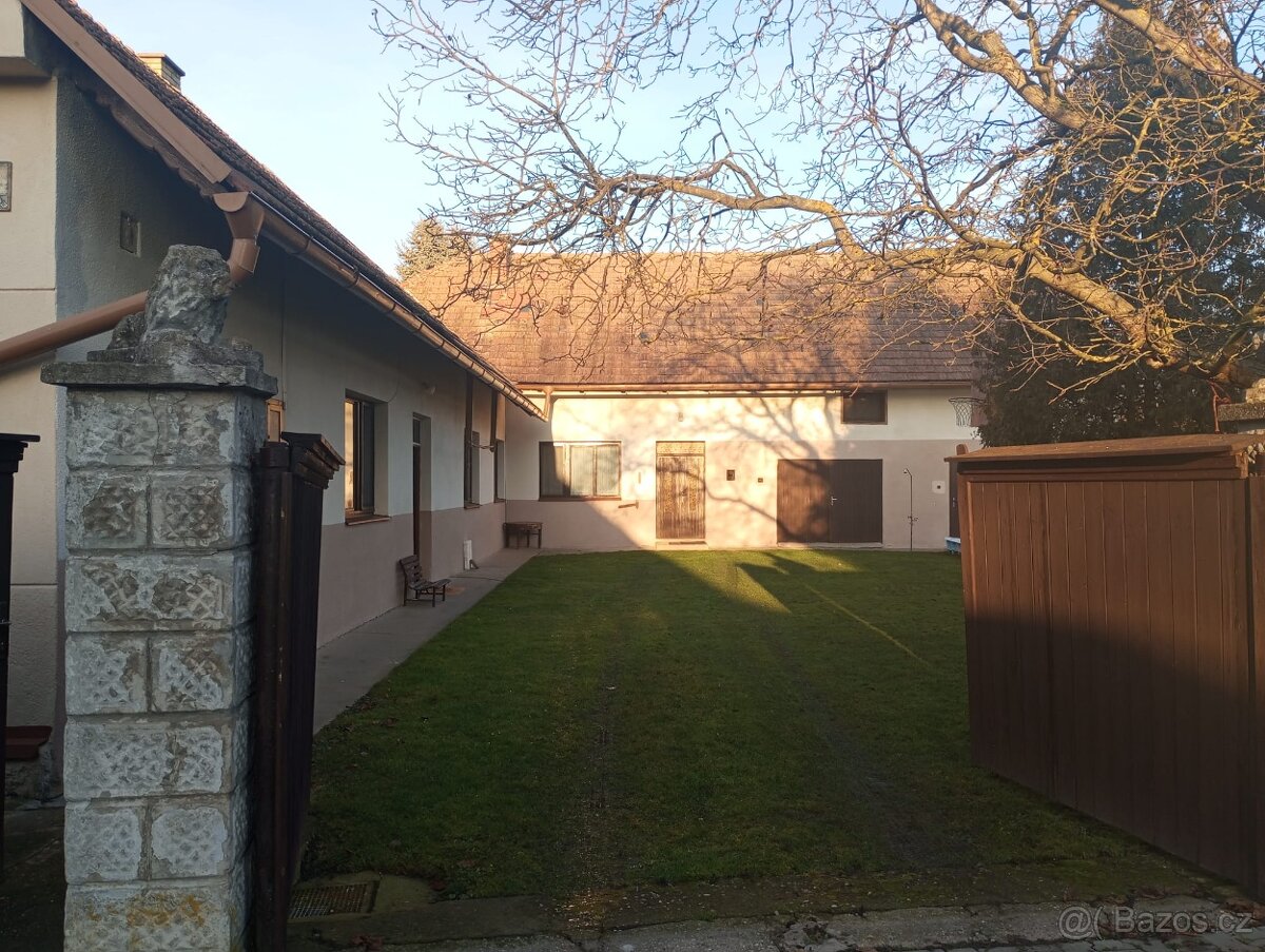 Prodej rodinného domu se zahradou - 2