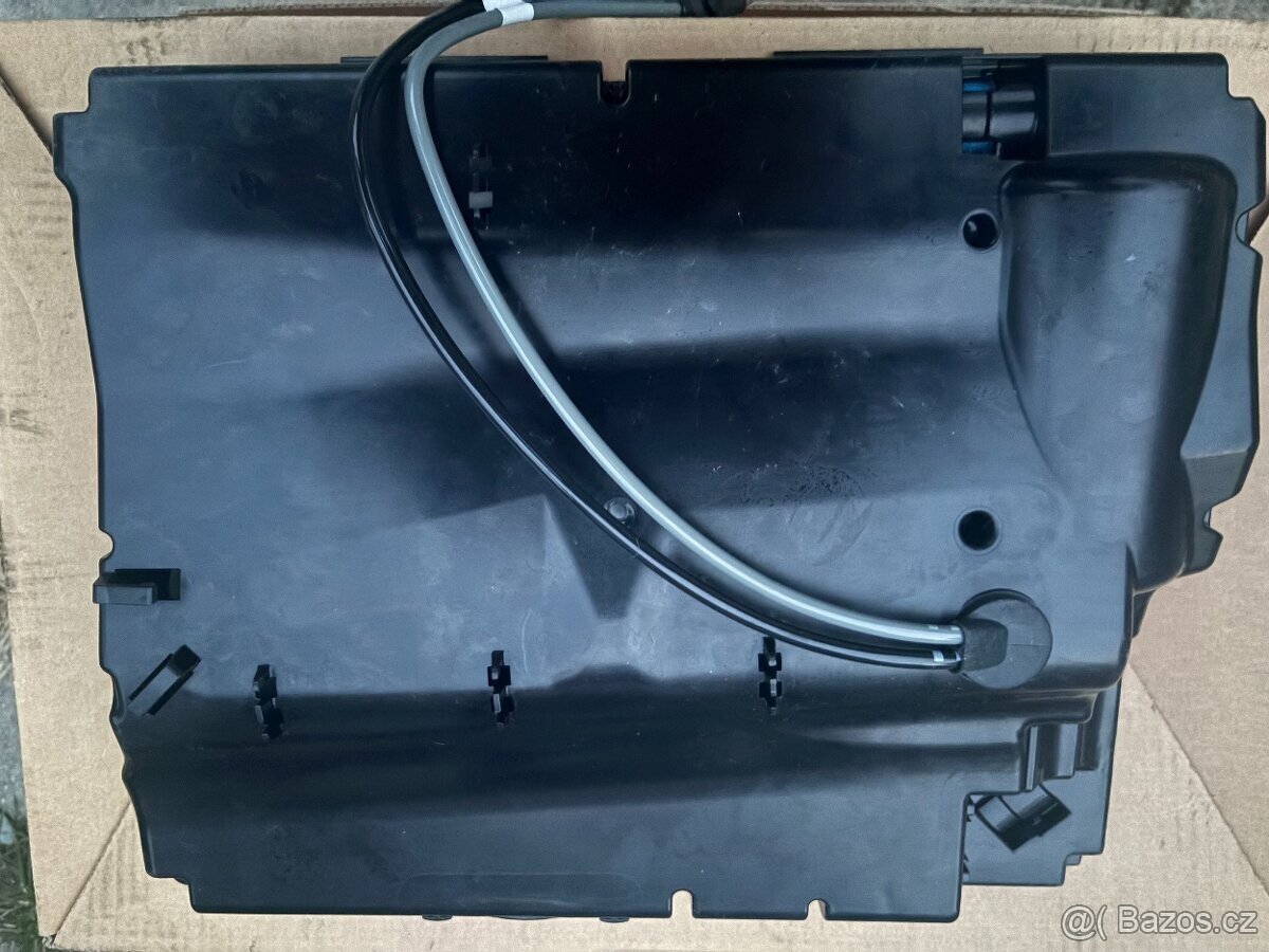 Kompresor předního spoileru 991.358.191.02 - 2