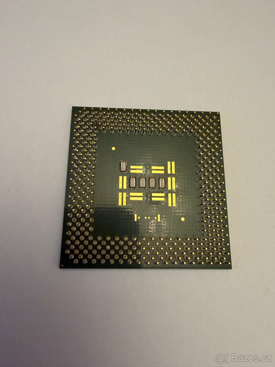 Intel Celeron 566 MHz (Socket 370) - 2