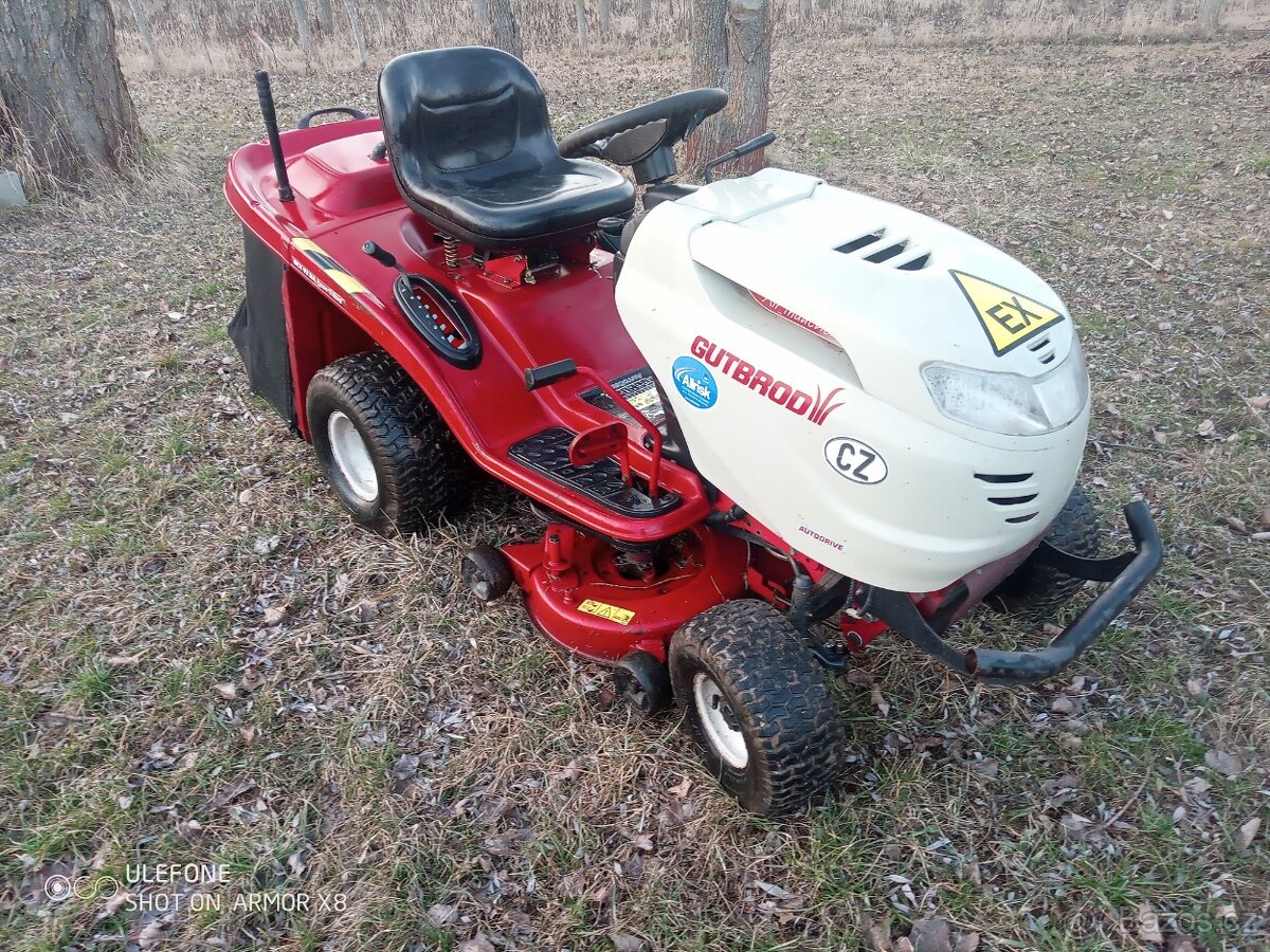 zahradní traktor - 2