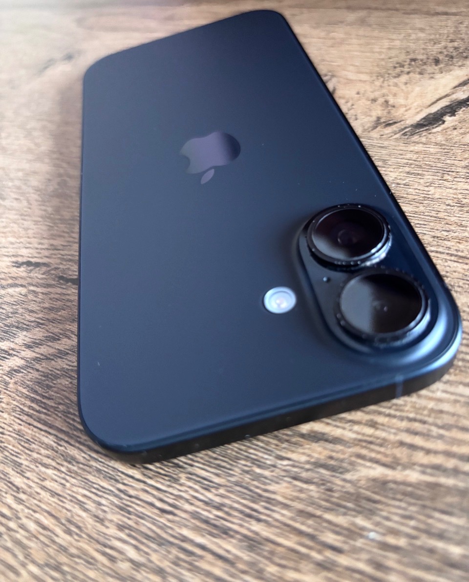 IPhone 16 - 2