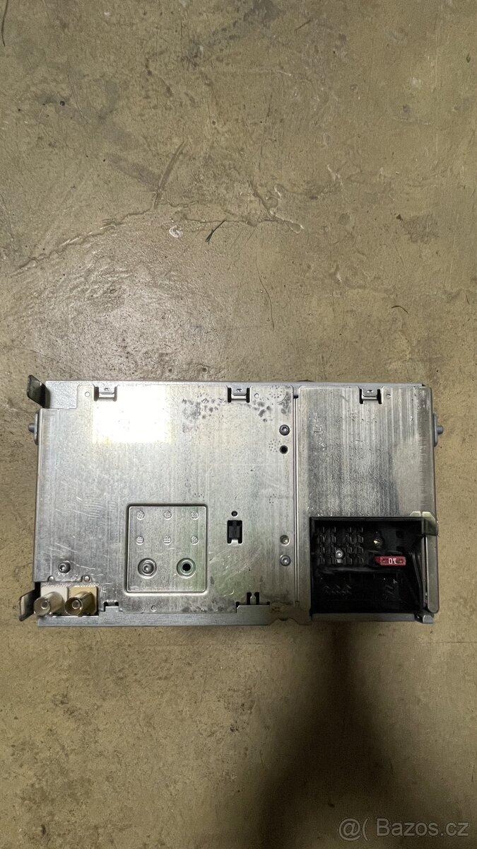 Autorádio Volkswagen RCD 300 – plně funkční, s kódem - 2