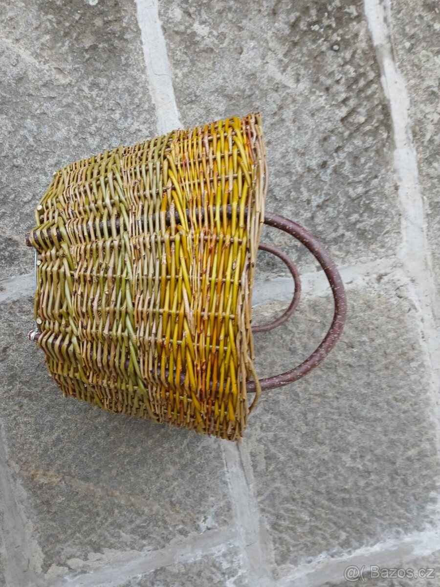 Proutěný košík "dvouušák" - 2