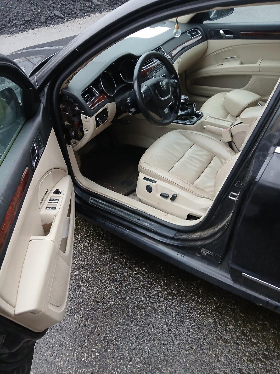 Škoda suberb 3.6 VR6 DSG - 2