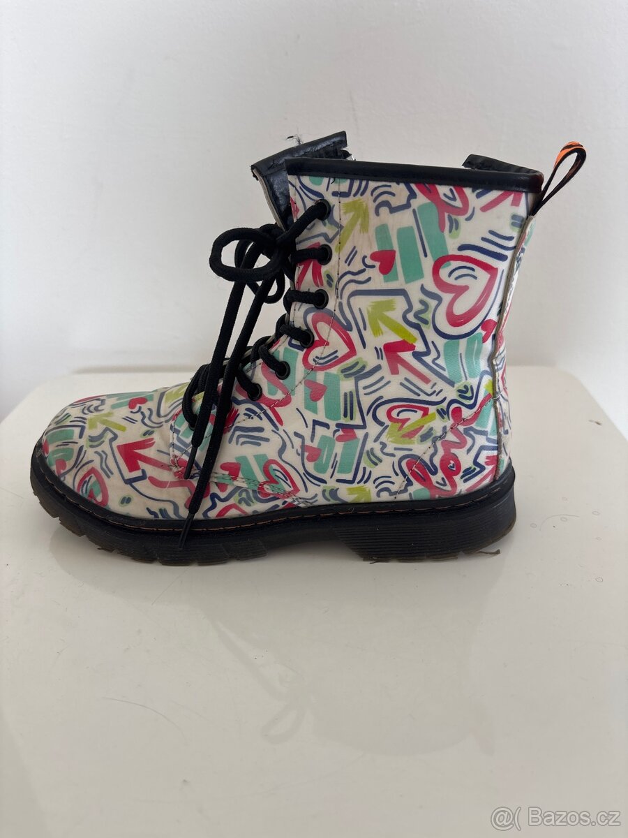 Prodam kotníkové boty - délka stélky 22 cm - 2