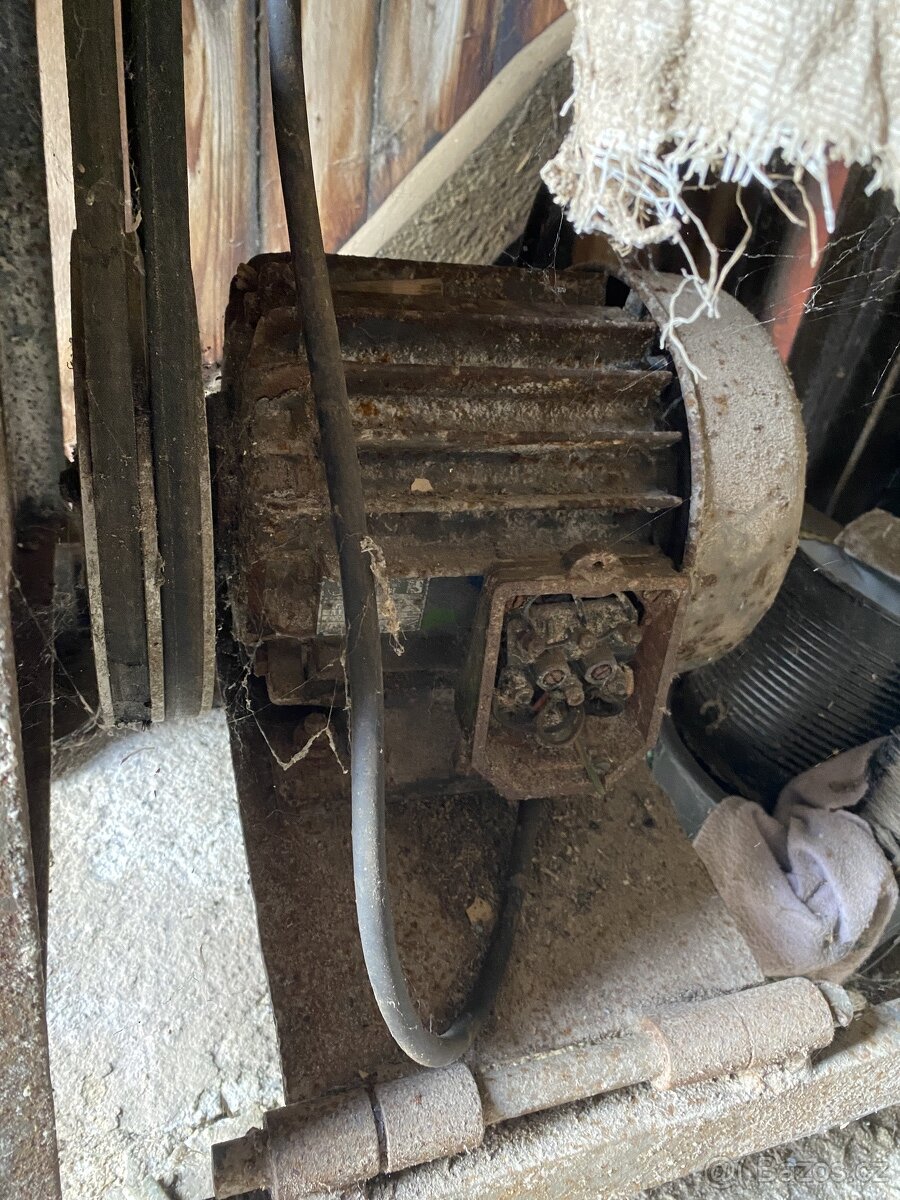 prodám šroťák - 2