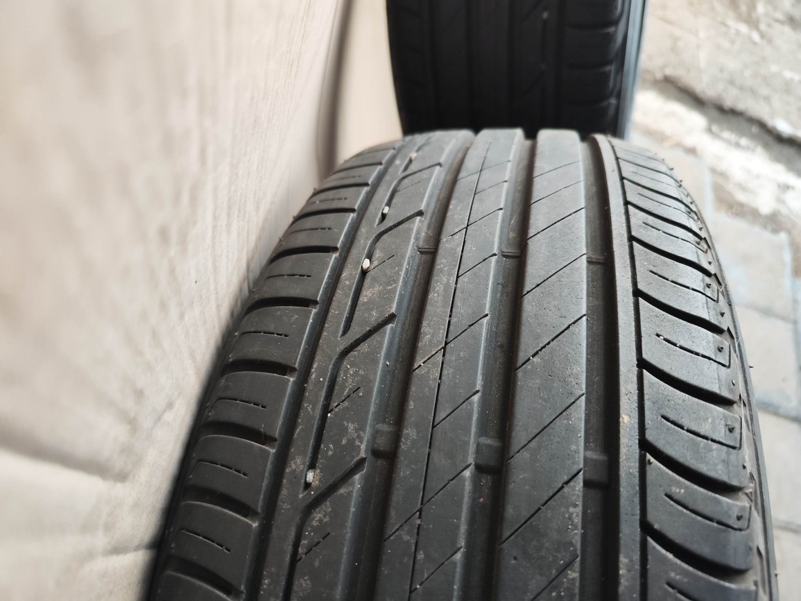 18"letní pneu Bridgestone Turanza 215/50/18 2ks = 1000Kč - 2