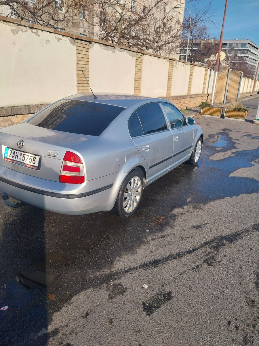Škoda superb 2.0Tdi FACELIFT 6rychlostí - 2
