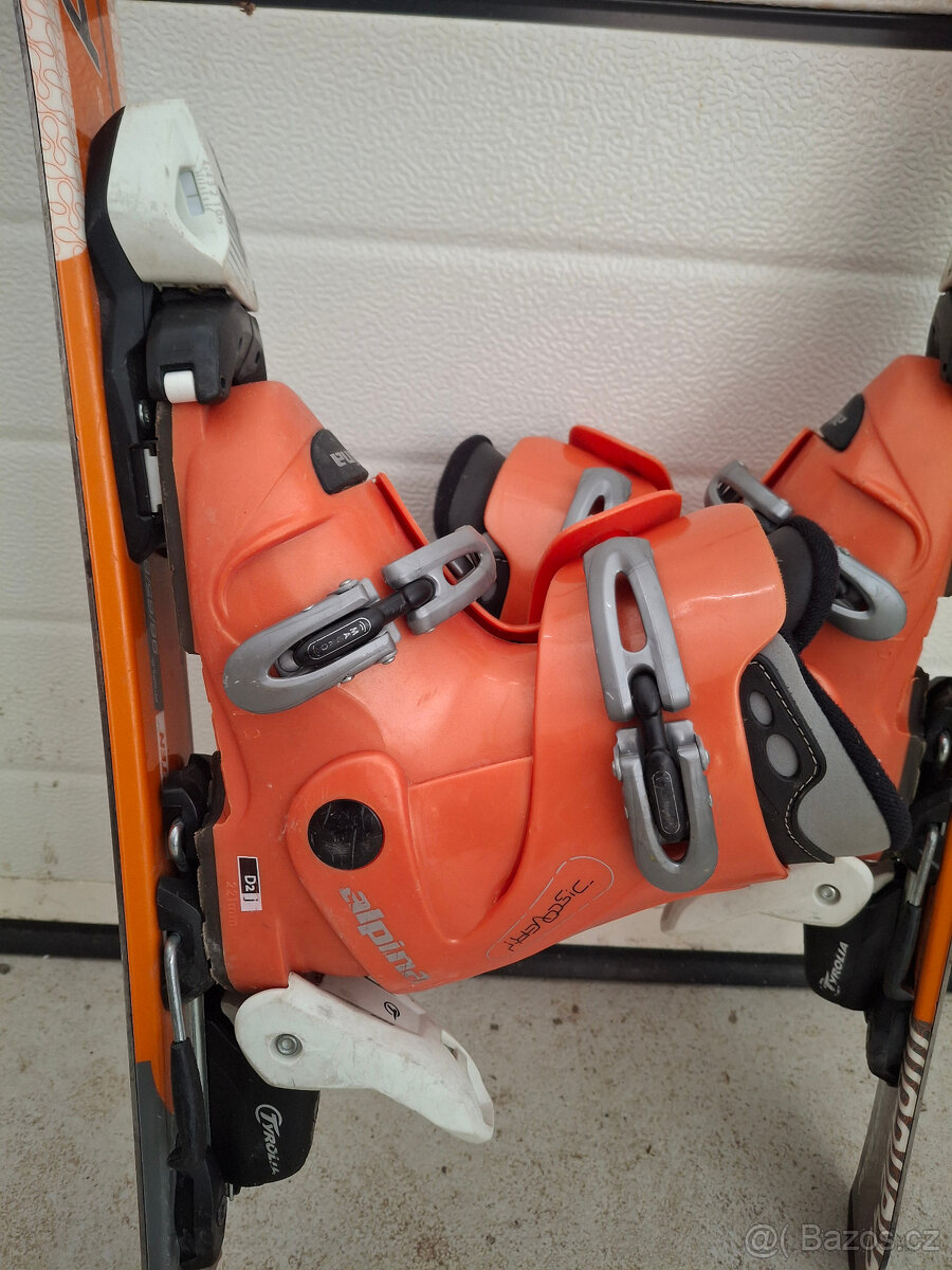 lyže, lyžáky, přilba - 2